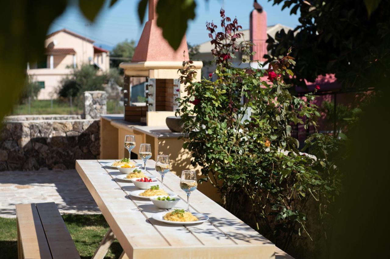 Casa Dell Amore Petrití エクステリア 写真